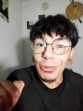 Snapshot of Apolo444 chatting on March 5, 2026, 2:41 am Apolo444 online show from March 5, 2026, 2:41 am