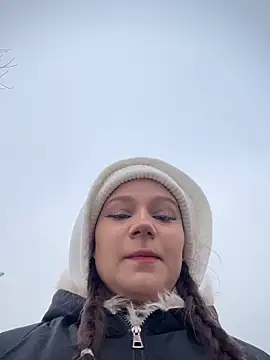 MaryLola online show from March 27, 2026, 10:16 am