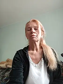 ViktoriaSexi1 online show from April 16, 2026, 8:48 am