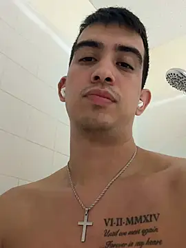 papichulo102099 online show from March 6, 2026, 1:00 am