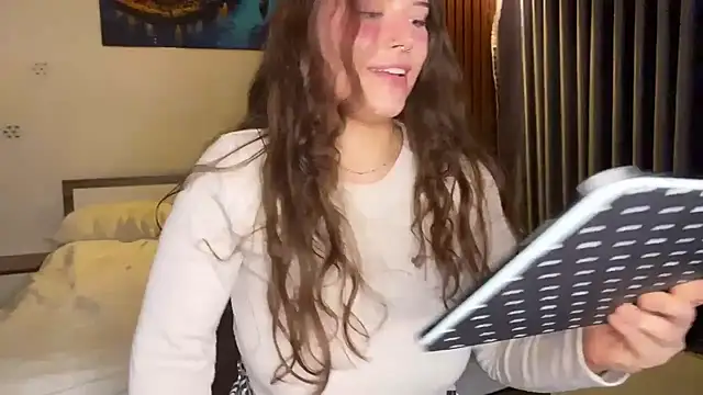 KristieKitty online show from May 18, 2026, 6:34 pm