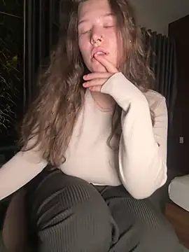 KristieKitty online show from June 10, 2026, 12:50 pm