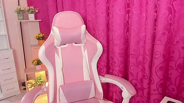 Ivy Brown  online show from March 27, 2026, 1:56 pm