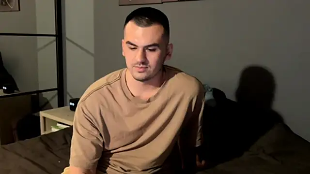 Snapshot of AlexRay22 chatting on March 11, 2026, 7:19 pm AlexRay22 online show from March 11, 2026, 7:19 pm