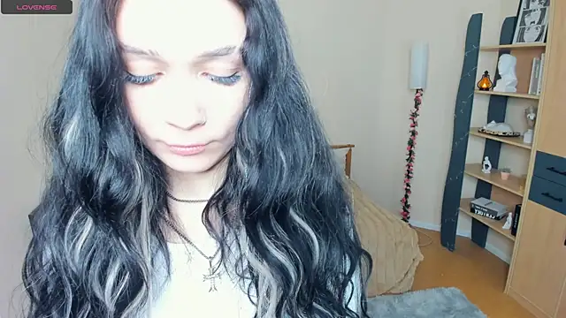 LynnCiprian online show from April 15, 2026, 9:04 pm