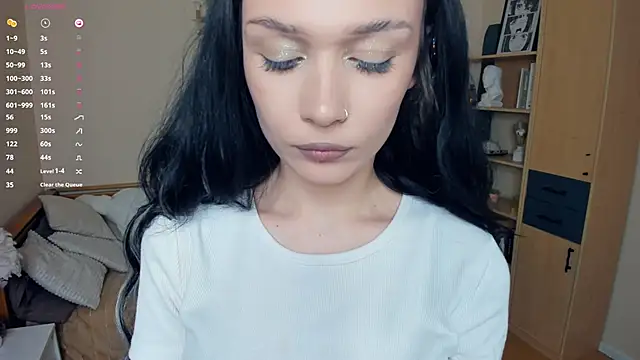 LynnCiprian online show from April 24, 2026, 8:22 pm