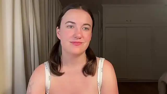 summerxo online show from June 3, 2026, 5:52 am