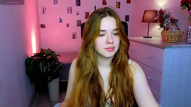 TiffanyVex online show from April 2, 2026, 3:30 pm