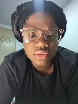 YourLiaa  online show from March 31, 2026, 4:25 am