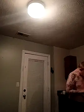 Lovemcurvy69 online show from April 4, 2026, 9:05 am