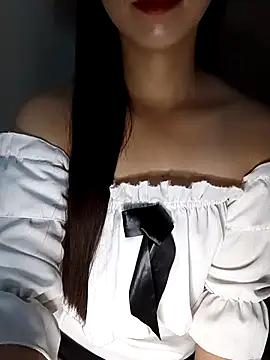 Fiona 2026 online show from May 11, 2026, 2:13 am