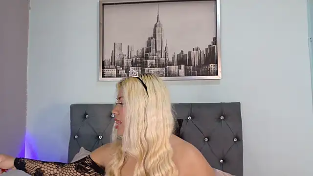 Snapshot of IvonnyBon_gh chatting on May 10, 2026, 3:10 am IvonnyBon gh online show from May 10, 2026, 3:10 am