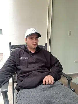 tato15152 online show from April 8, 2026, 9:05 pm