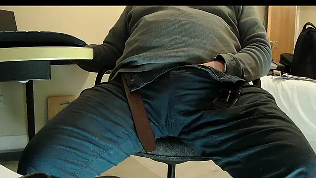 schwanz0967 online show from April 12, 2026, 10:35 pm