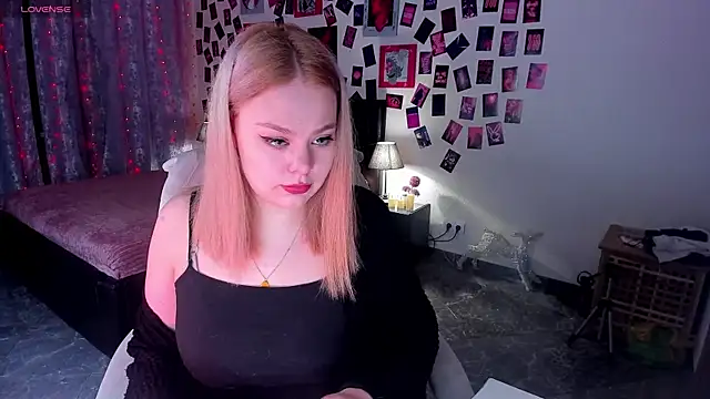 AmeliaMerris online show from March 31, 2026, 8:33 pm