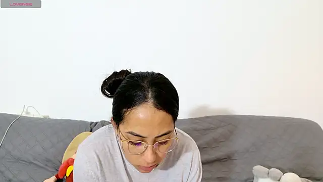 vanessaadol online show from May 8, 2026, 7:23 am