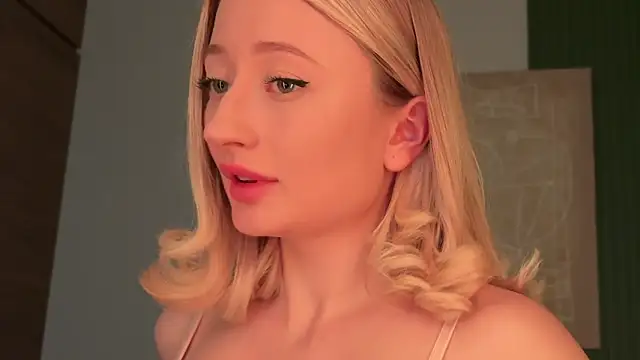 Wendy Amberr online show from March 13, 2026, 4:34 pm