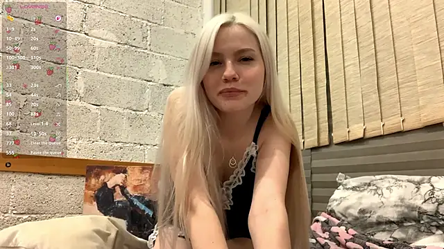 Snapshot of Sweet_Ria chatting on March 27, 2026, 9:49 pm Sweet Ria online show from March 27, 2026, 9:49 pm