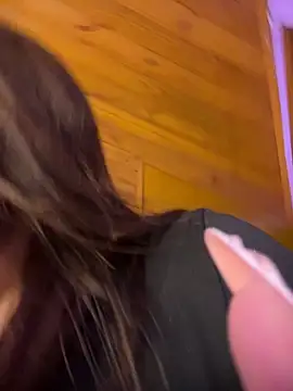 Issa pinkk online show from March 18, 2026, 9:26 pm