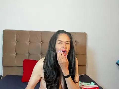 Liz Grettel online show from July 2, 2026, 6:47 pm