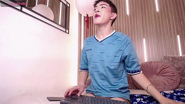 Cristopher Wild online show from June 8, 2026, 8:31 pm