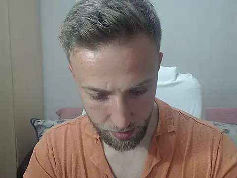BlondEagleMuscle online show from May 5, 2026, 7:28 pm