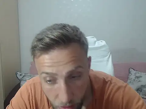 BlondEagleMuscle online show from May 6, 2026, 6:45 pm