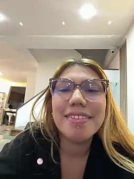 Lia Sterling online show from April 25, 2026, 10:51 pm