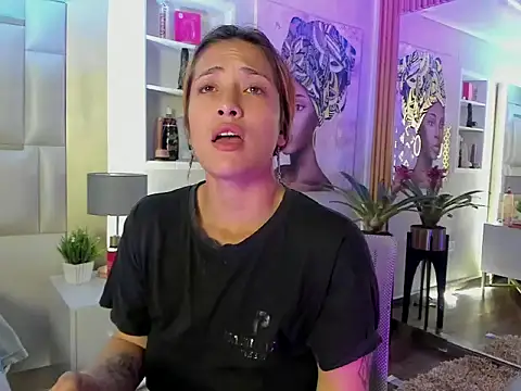 ZoeTaylorl online show from April 9, 2026, 1:06 pm