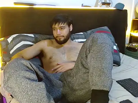 angrydeimos87 online show from April 3, 2026, 3:24 am