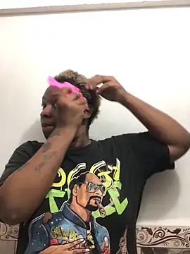 suggar mommy777 online show from April 17, 2026, 6:16 am