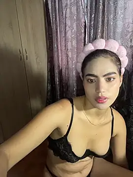 Snapshot of Ariel_blake chatting on June 24, 2026, 4:27 pm Ariel blake online show from June 24, 2026, 4:27 pm