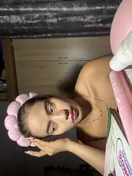 Snapshot of Ariel_blake chatting on August 4, 2026, 10:58 pm Ariel blake online show from August 4, 2026, 10:58 pm
