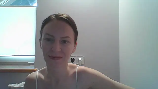 Snapshot of AnnaTight chatting on July 5, 2026, 8:21 am AnnaTight online show from July 5, 2026, 8:21 am