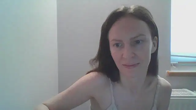 Snapshot of AnnaTight chatting on June 27, 2026, 8:42 am AnnaTight online show from June 27, 2026, 8:42 am