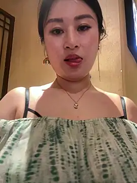 Yolanda9 online show from May 11, 2026, 4:04 pm