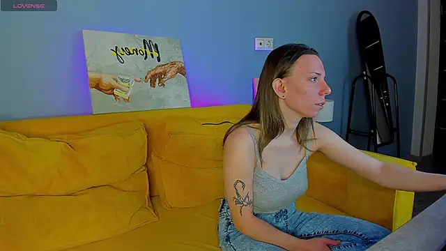 Lina Smilee online show from March 10, 2026, 3:10 am