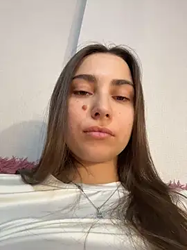 Evelinochka online show from April 28, 2026, 11:42 pm