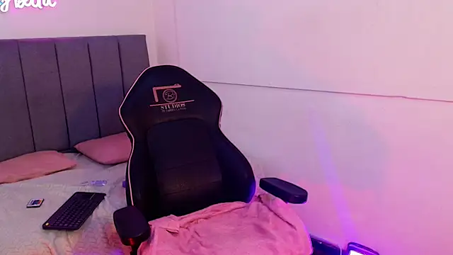 Snapshot of KVAS_TAY1 chatting on March 18, 2026, 3:13 pm KVAS TAY1 online show from March 18, 2026, 3:13 pm