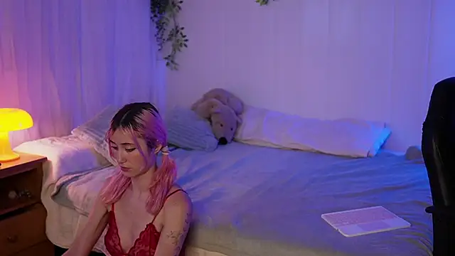 lunaticas  online show from June 5, 2026, 1:21 am