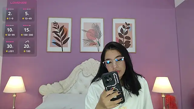 YayaQueen online show from May 25, 2026, 12:04 pm