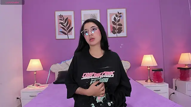 YayaQueen online show from June 12, 2026, 12:25 pm