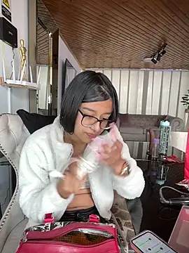 chanell pinkk online show from March 20, 2026, 1:23 pm