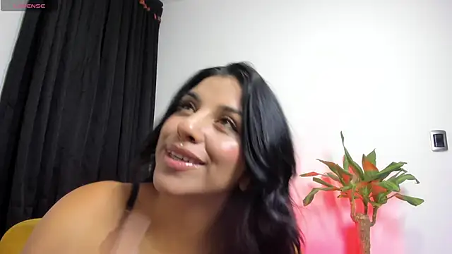 Evelyn Millers11 online show from March 7, 2026, 3:35 am