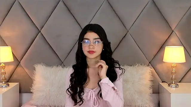 OliviaDiaz online show from May 26, 2026, 8:07 pm