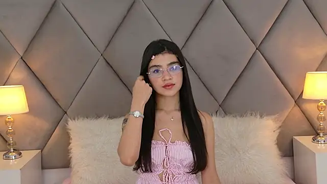 OliviaDiaz online show from May 10, 2026, 8:11 pm