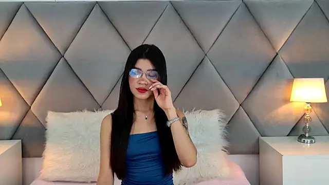 Snapshot of OliviaDiaz chatting on July 28, 2026, 8:01 pm OliviaDiaz online show from July 28, 2026, 8:01 pm