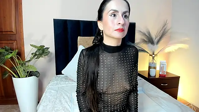 TinnaMoon online show from March 14, 2026, 11:33 pm