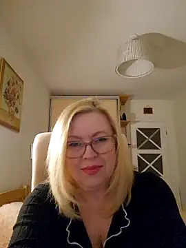 JanieLight53 online show from March 26, 2026, 9:24 pm