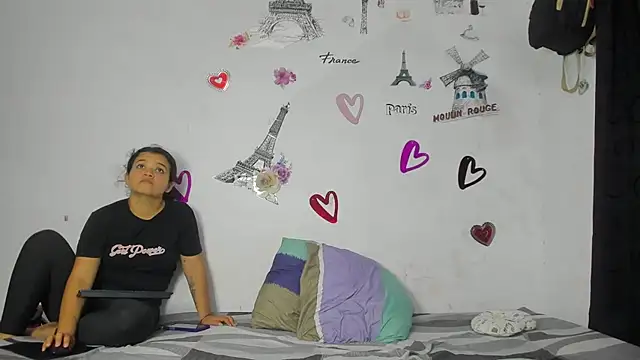 Katty-Rouse online show from April 9, 2026, 10:49 pm